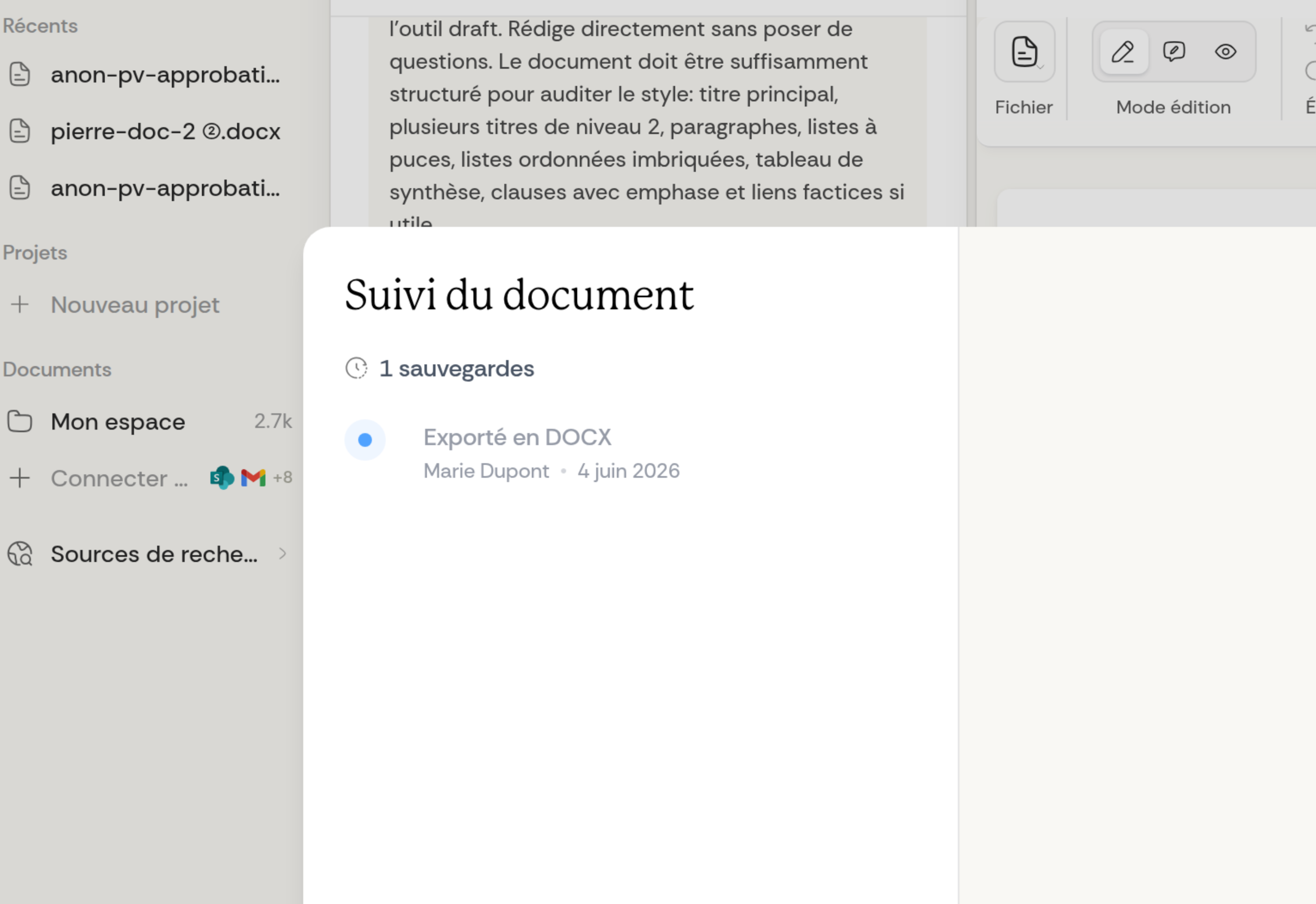 Historique des versions : chaque entrée indique son type, son auteur et sa date Historique des versions : chaque entrée indique son type, son auteur et sa date